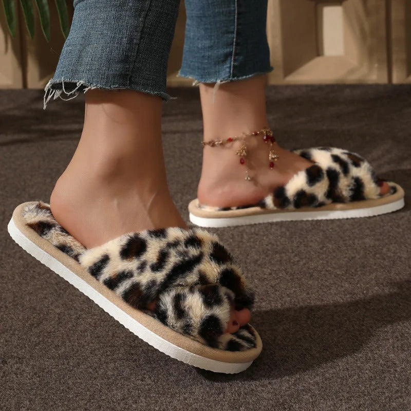 Fashion Cross Strap Fur Slippers Women Indoor Light Warm Plush Home Slippers Woman Faux Fur Flat Heel Couple Slides Plus Size 43