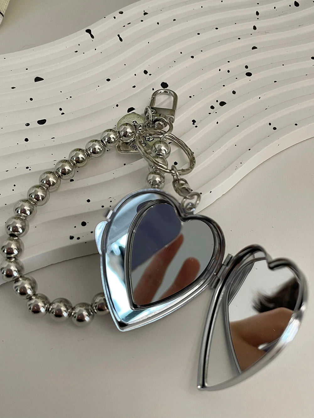 Metal Key Chain with Heart Shaped Mirror y2k Style Bag Pendant Sweet Cool Trendy Fashion Pendant