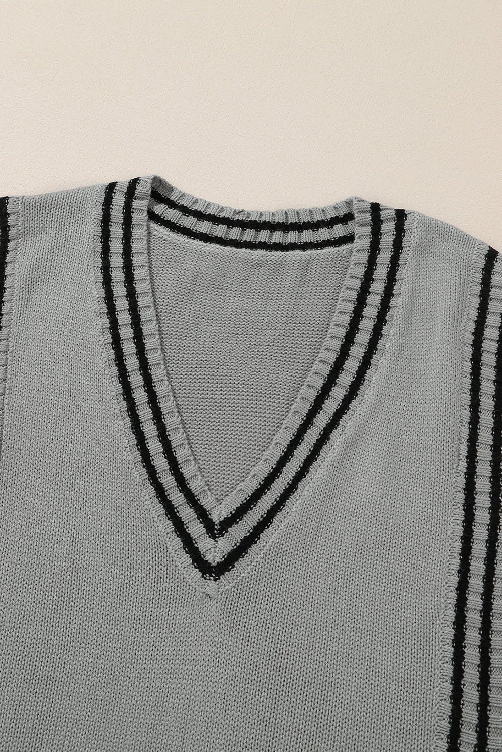 Gray V Neck Contrast Stripes Trims Short Sleeve Sweater