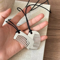 LATS Personality Temperament Comb Pendant Necklace for Women 2024 Trend New Delicate Design Jewelry Fashion Accessories