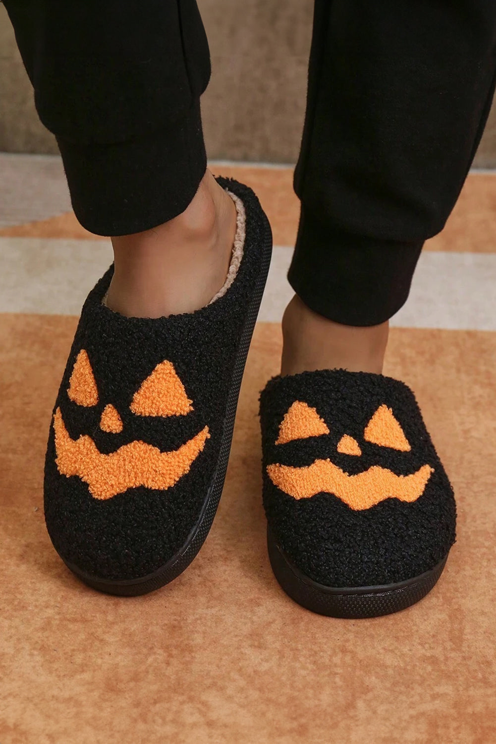 Black Halloween Pumpkin Face Graphic Plush Slippers