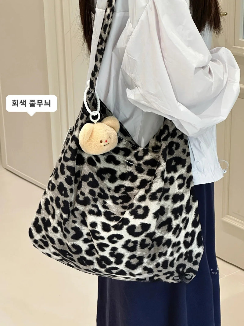 Floral Casual Canvas Bag Large Capaci Bag Women Japan fashion Ins Sle Lightweight Messenger Bag Student Commuter Shoulder...