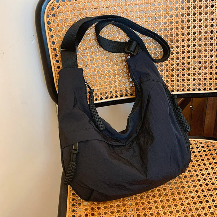 Fashionable and minimalist Korean version dumpling bag, popular this year, new high-quality shoulder bag, large capacity tote cr