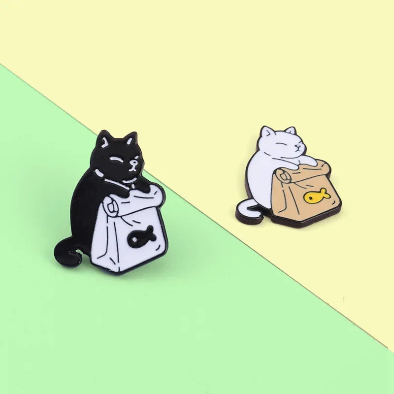 2PCs Cute Black White Cat Brooch Cartoon Animal Lapel Pin Jewelry Gifts Badge Clothes Backpack Accessories