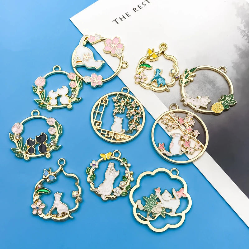 10pcs Alloy Pendants Flat Round Enamel Charms With Leaf And Cat Shape Charms Golden Medium Hollow Pendant For DIY Jewelry Making