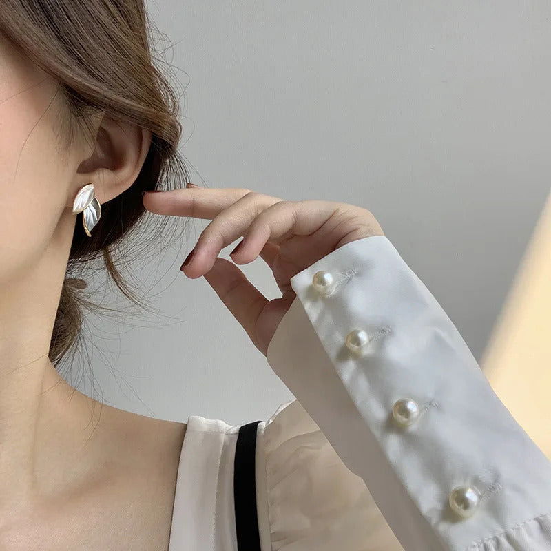 LATS New Korean Arrival Metal Trendy Fresh Lovely Sweet Grey Leaf Stud Earrings for Women 2024 Fashion Jewelry Gifts