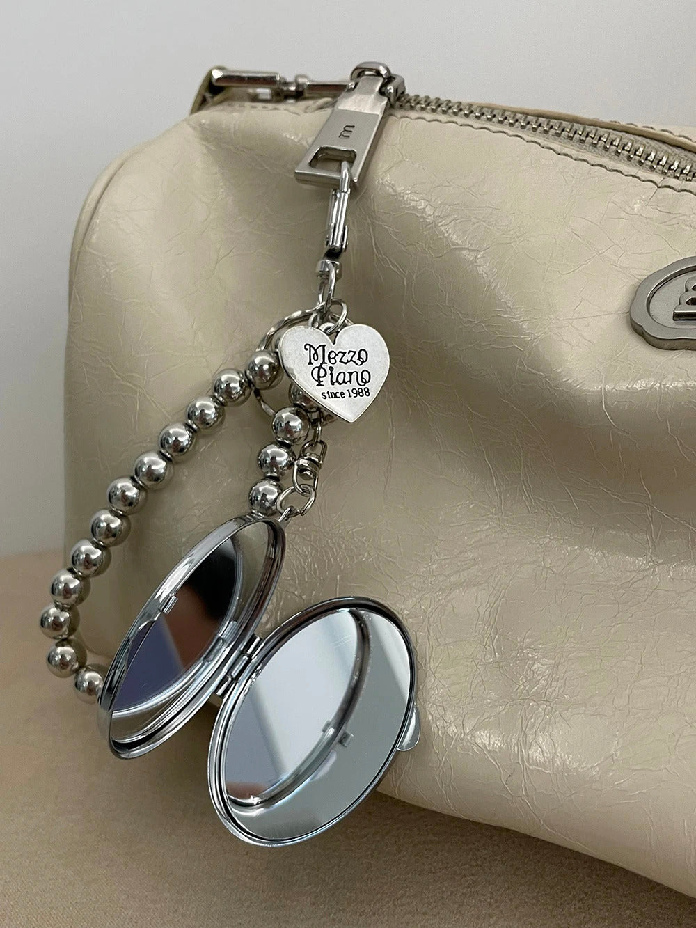 Metal Key Chain with Heart Shaped Mirror y2k Style Bag Pendant Sweet Cool Trendy Fashion Pendant