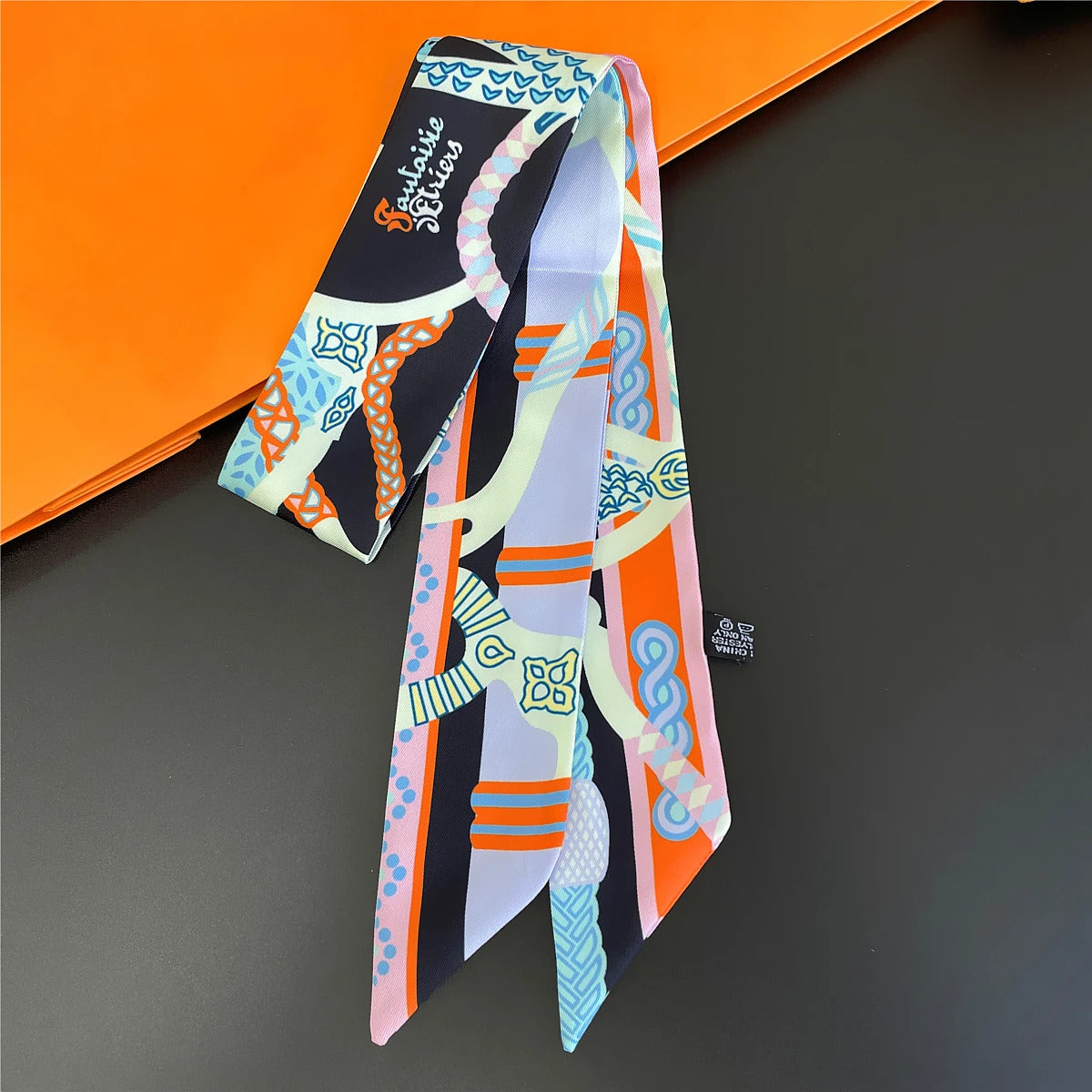 2024 Brand Design Zebra In Flowers Women Scarf Luxury Silk Scarf Fashion Hair Headband Foulard Skinny Bag Scarves Neckerchief