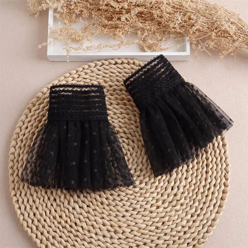 2023 New Detachable Cuffs Pearl Lace Mesh Fake Flared Sleeves Women Pleated Flare Sleeve Ruffles Wristband Decorative Accessory