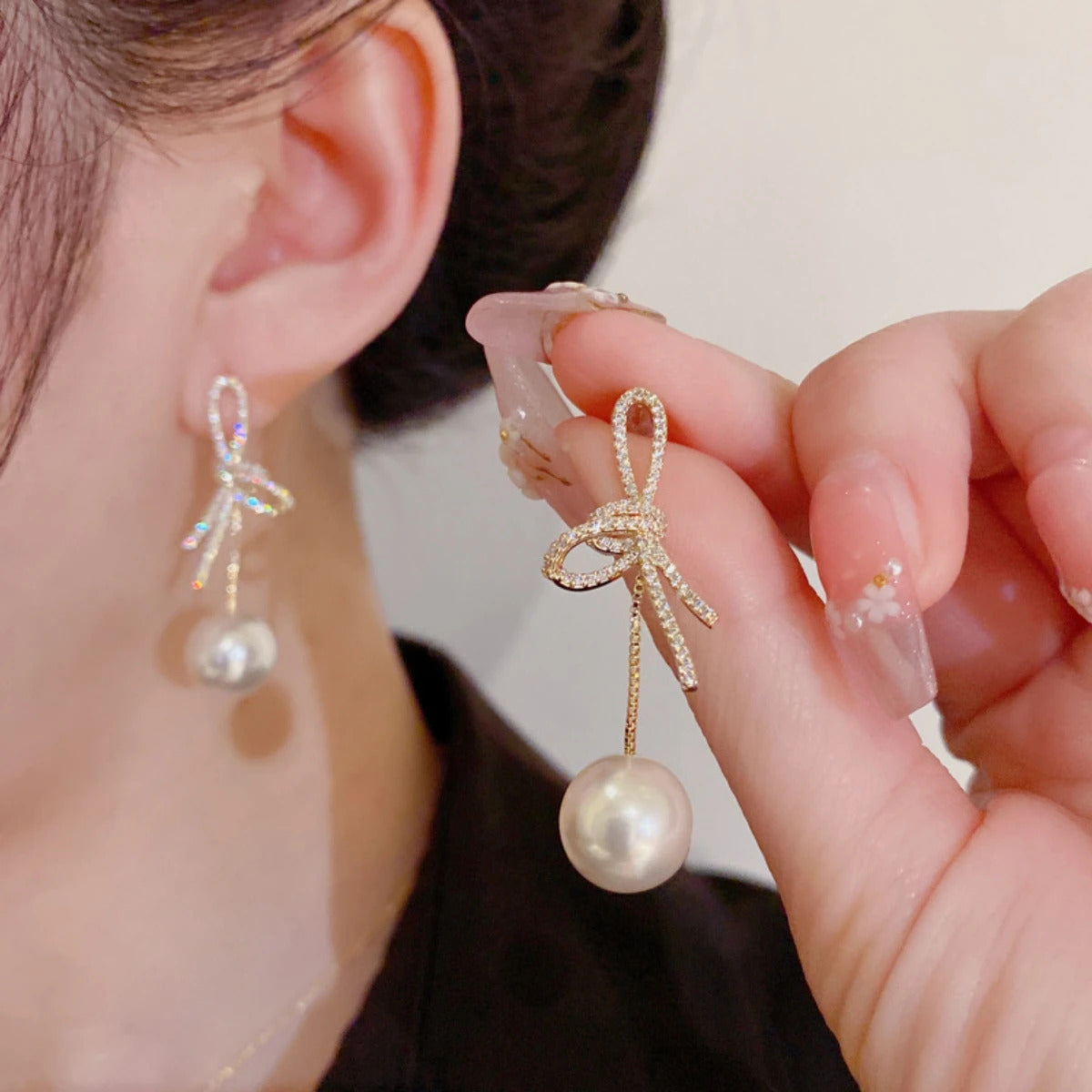 2 Women's Silver Needle Bow Studded With Diamond Pearl Earrings, Fashionable And Niche Design, High-end And Refreshing Earrings