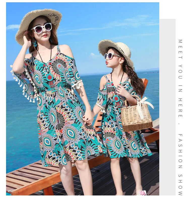 Family Matching Outfits 2022 Summer Beach Mother Daughter Floral Dresses Dad Son Cotton T-shirt & Shorts Couple Outfit Seaside