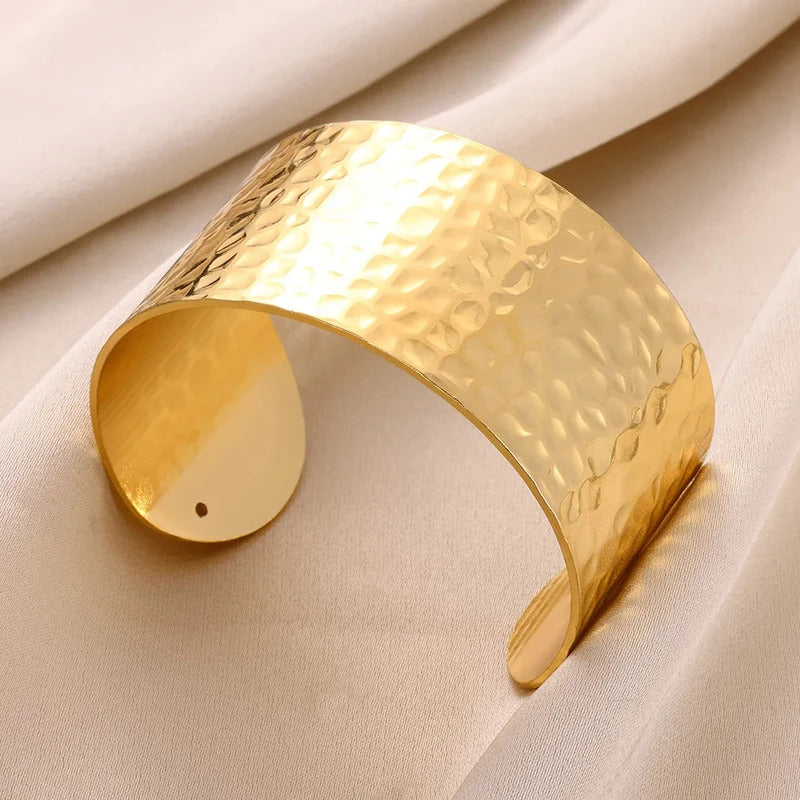 Exquisite Classic Bump Pattern Openning Bangles Bracelet For Women Cuff Bracelet Gold Color Stainless Steel Hand Ornament Gift