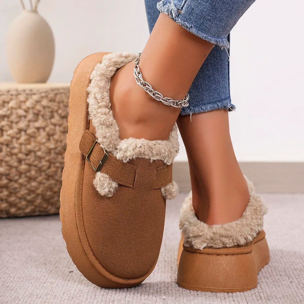 New Luxury Winter Women's Boken Shoes Plush Fashion Retro Bean Shoes Cotton Women's Flat Sole Slippers Platform Women Boots