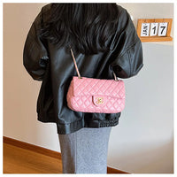 2024 new diagonal chain small square bag, classic texture, simple and fashionable, niche fashion style, luxurious high-end feel