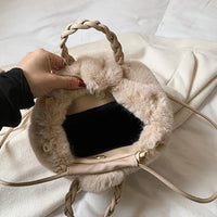 Cute Pumpkin Bag 2025 Autumn And Winter New Fashion Cloud Crossbody Bag Niche Design Sweet Girl Handbag