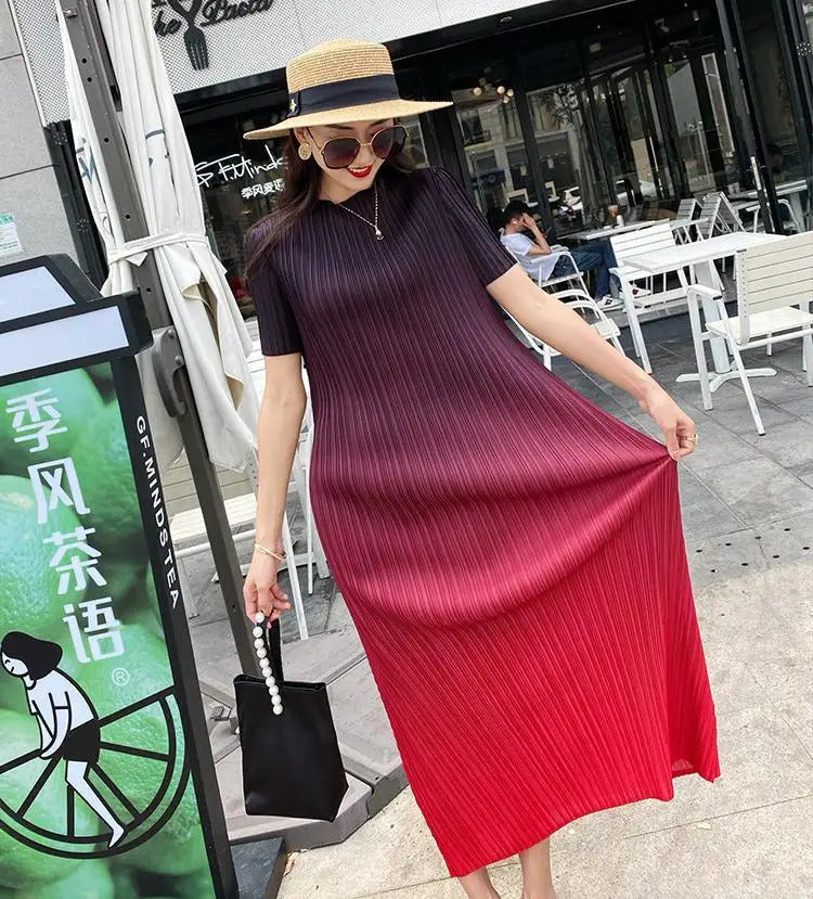 Summer Dress 2023 New Pleated Dress Temperament Fashion Sexy Simple Pleated Oversized A-line Long Skirt O-Neck Robe