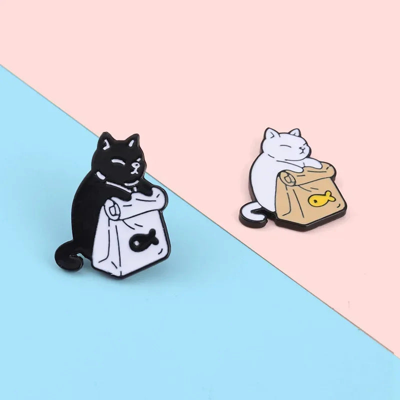 2PCs Cute Black White Cat Brooch Cartoon Animal Lapel Pin Jewelry Gifts Badge Clothes Backpack Accessories