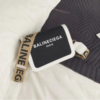 Women Fashion Wide Shoulder Strap Shoulder Bag Female Handbag Portable Casual Canvas Small Square Bag Versatile Crossbody Bag