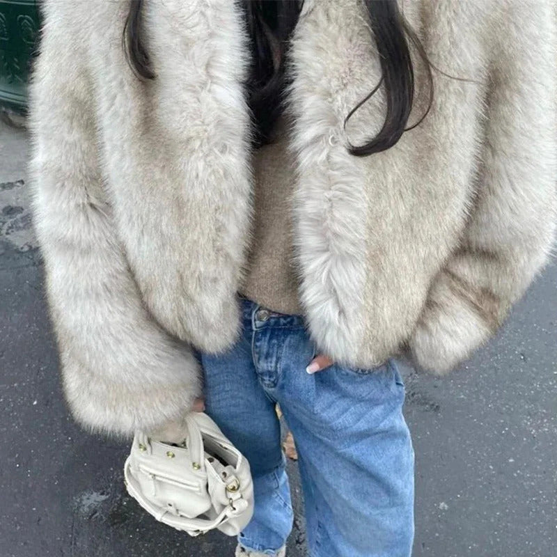 Iconic Street Fashion Week Luxury Brand Gardient Cropped Faux Fur Coat Women Winter 2024 Hot Cool Girls Fluffy Short Fur Jacket