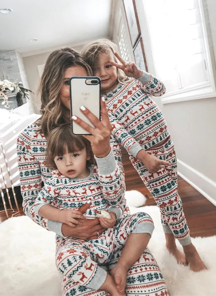 2024  Christmas Family Pajamas Set Adult Kid Sleepwear 2PCS Family Pyjamas Sets Deer Tops +Pants Xmas Family Matching Clothes