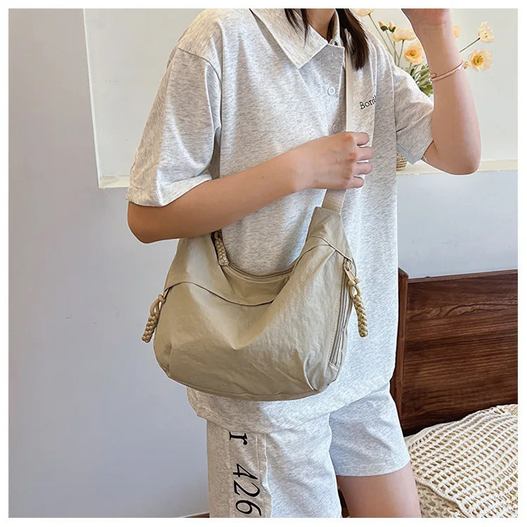 Fashionable and minimalist Korean version dumpling bag, popular this year, new high-quality shoulder bag, large capacity tote cr