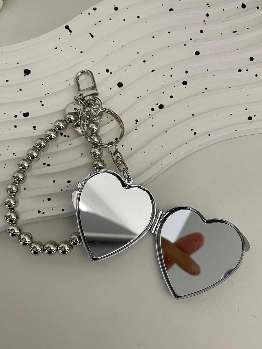 Metal Key Chain with Heart Shaped Mirror y2k Style Bag Pendant Sweet Cool Trendy Fashion Pendant