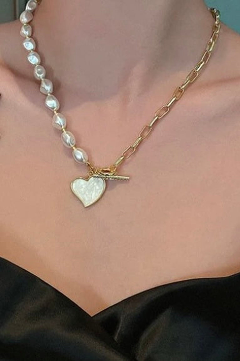 Gold Heart Shape Pendant Rhinestone Decor Pearl Chain Necklace