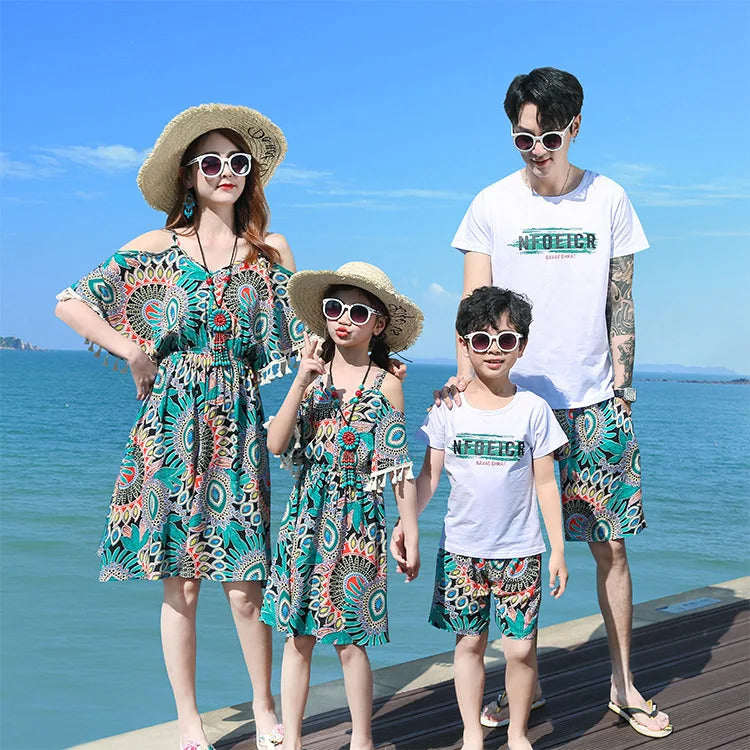 Family Matching Outfits 2022 Summer Beach Mother Daughter Floral Dresses Dad Son Cotton T-shirt & Shorts Couple Outfit Seaside