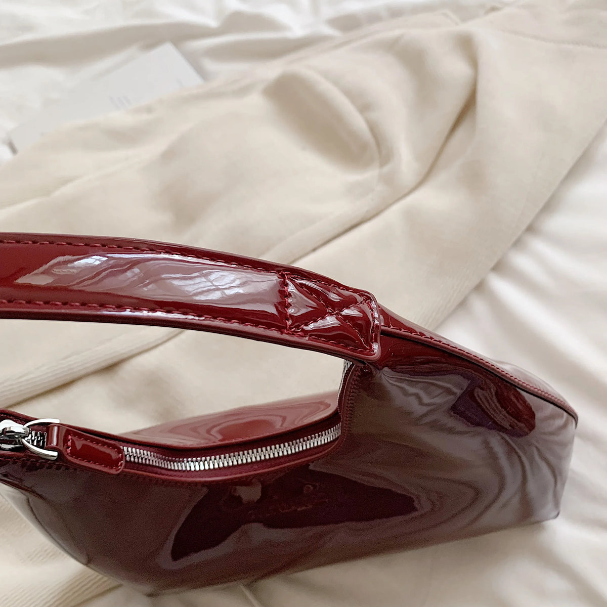 This Is a Patent Leather Shoulder Bag, Fashionable and High-quality Trend, Suitable for Hoing Out Shopping and Dating