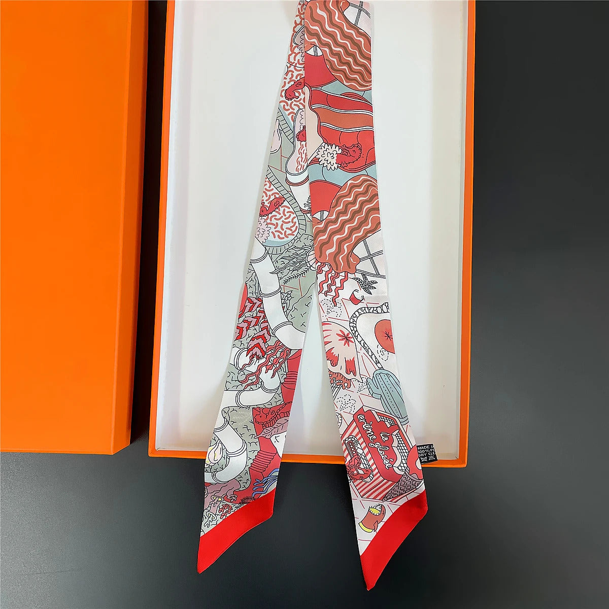 The Newest Chain Brand Design Twill Silk Scarf Luxury Scarf Women Foulard Skinny Bag Scarves Fashion Neckerchief Headband