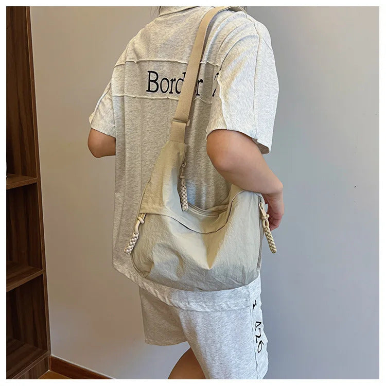 Fashionable and minimalist Korean version dumpling bag, popular this year, new high-quality shoulder bag, large capacity tote cr