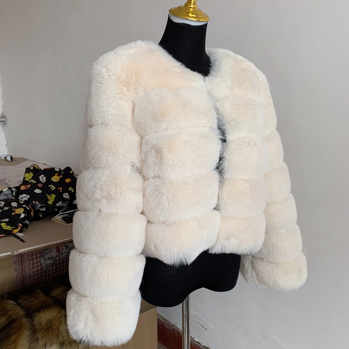 Women's Fashion faux fur coat super hot Autumn Winter women short Faux fox fur fluffy jacket high quality 7xl Ladies furry coats