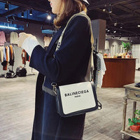 Women Fashion Wide Shoulder Strap Shoulder Bag Female Handbag Portable Casual Canvas Small Square Bag Versatile Crossbody Bag