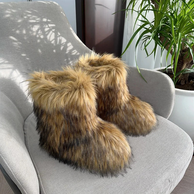 New Winter Fur Onepiece Raccoon Fur Female Snow Boots Fur Shoes Outdoor Mid Leg Boots