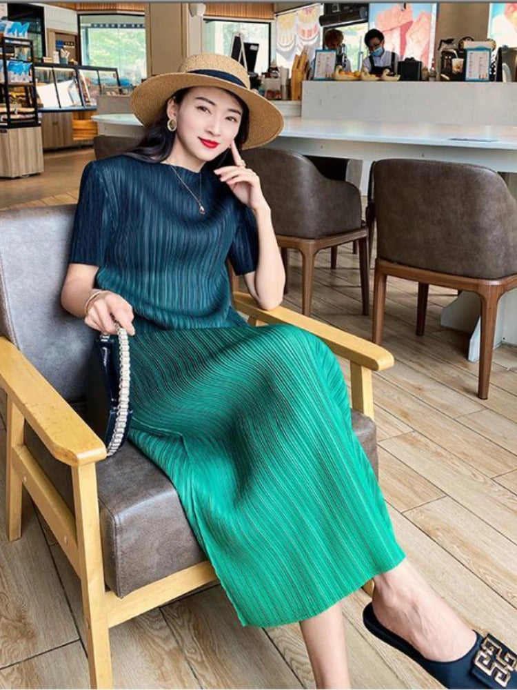 Summer Dress 2023 New Pleated Dress Temperament Fashion Sexy Simple Pleated Oversized A-line Long Skirt O-Neck Robe