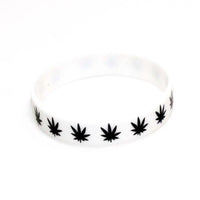 Hip Hop Minimalism Maple Leaves Fashion Jewelry Waterproof Silicone Bangle Wristband Silicone Bracelet Maple Leaf Bracelet