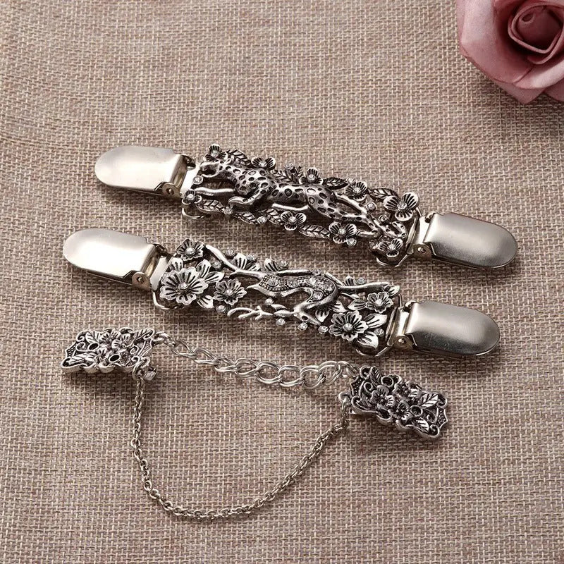 Women Carved Flower Cardigan Sweater Blouse Shawl Clips Shirt Collar Shawl Brooch Retro Duck Clip Clasps Charm Accessories Gift