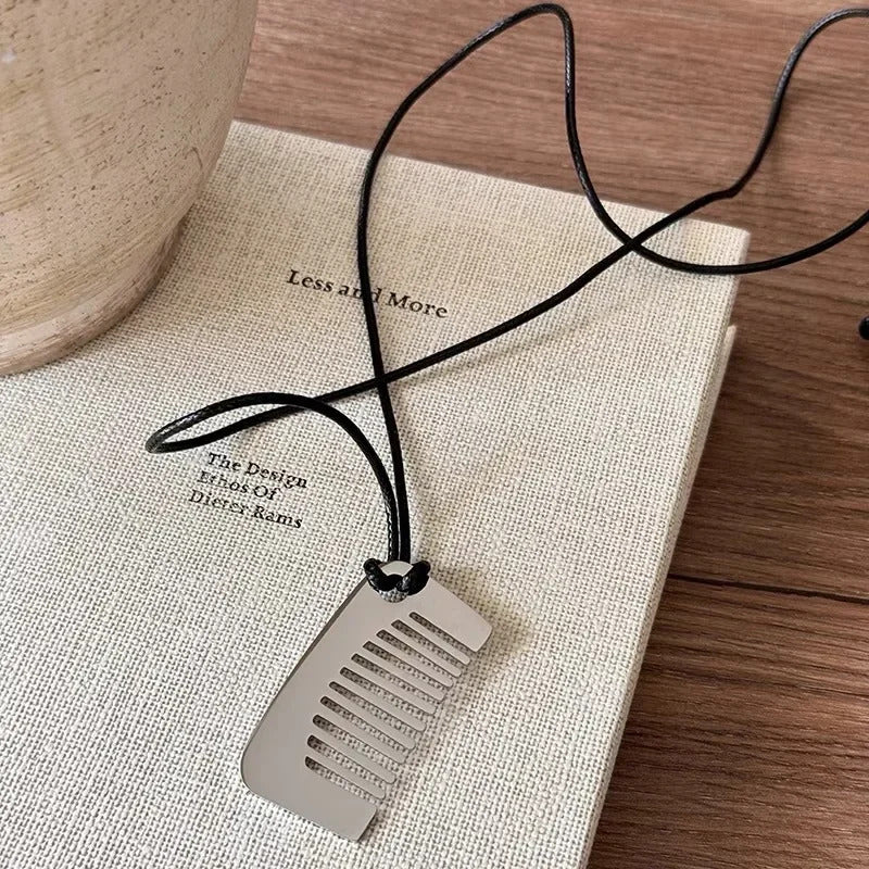 LATS Personality Temperament Comb Pendant Necklace for Women 2024 Trend New Delicate Design Jewelry Fashion Accessories