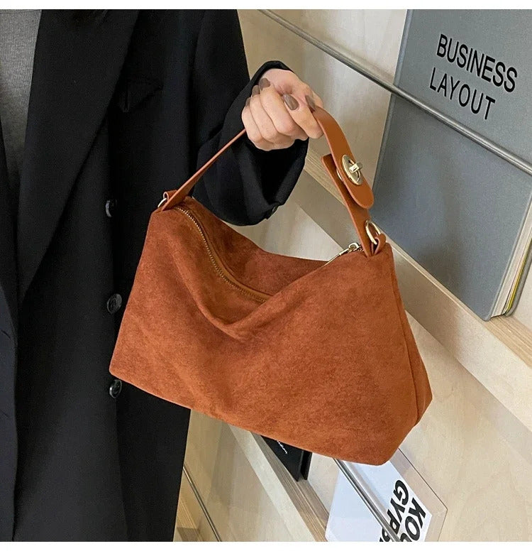 Advanced Retro Bag for Women's 2024 New Textured Frosted Shoulder Bag with Large Capacity Crossbody Commuting Tote Bag