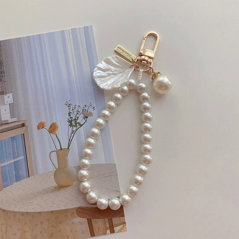 ZAKOL Cute Pearl Keychain for Women Girls Shiny Pearl Bead Shell Phone Bag Backpack Charm Accessory Car Key Key Chain Pendant