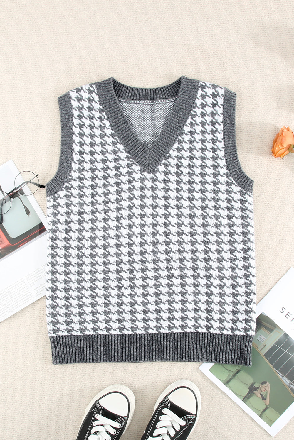 Gray V Neck Argyle Plaid Knitted Sweater Vest