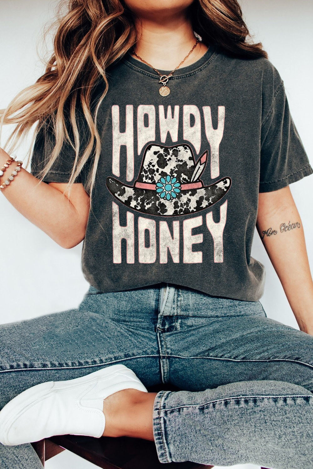 Black HOWDY HONEY Cowboy Hat Graphic Tee