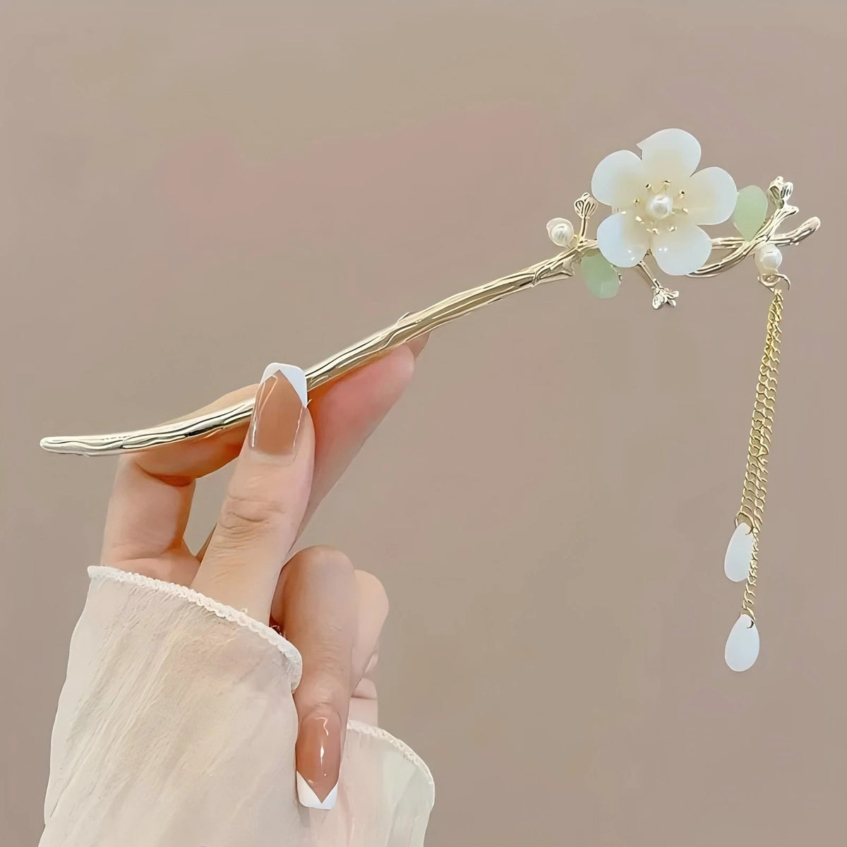 Elegant Chinese Style Hair Clip Tassel Hair Stick Traditional Floral Design Hairstyle Accessory Women Jewelry Hairpin Hairneedle