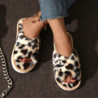 Fashion Cross Strap Fur Slippers Women Indoor Light Warm Plush Home Slippers Woman Faux Fur Flat Heel Couple Slides Plus Size 43