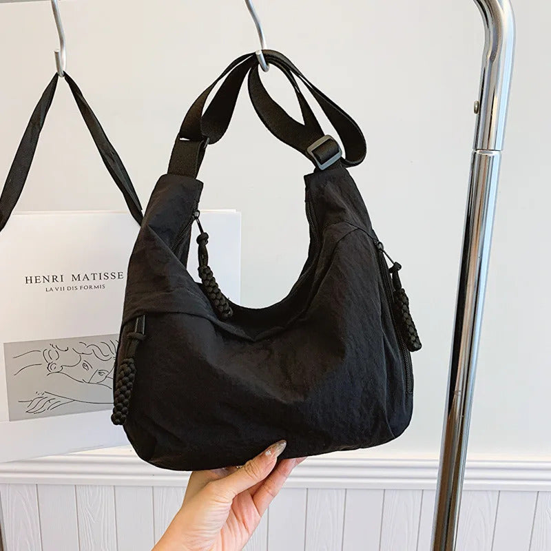 Fashionable and minimalist Korean version dumpling bag, popular this year, new high-quality shoulder bag, large capacity tote cr